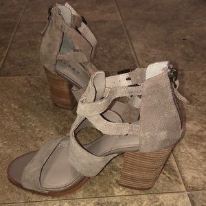 Hinge 3’ Suede Heels